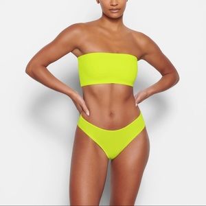 SKIMS FITS EVERYBODY BANDEAU BRA in COLORS